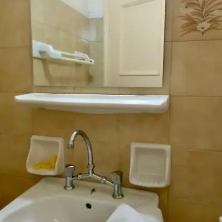 Marinos Aparthotel
