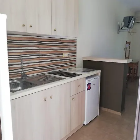 Marinos מלון דירות 3*